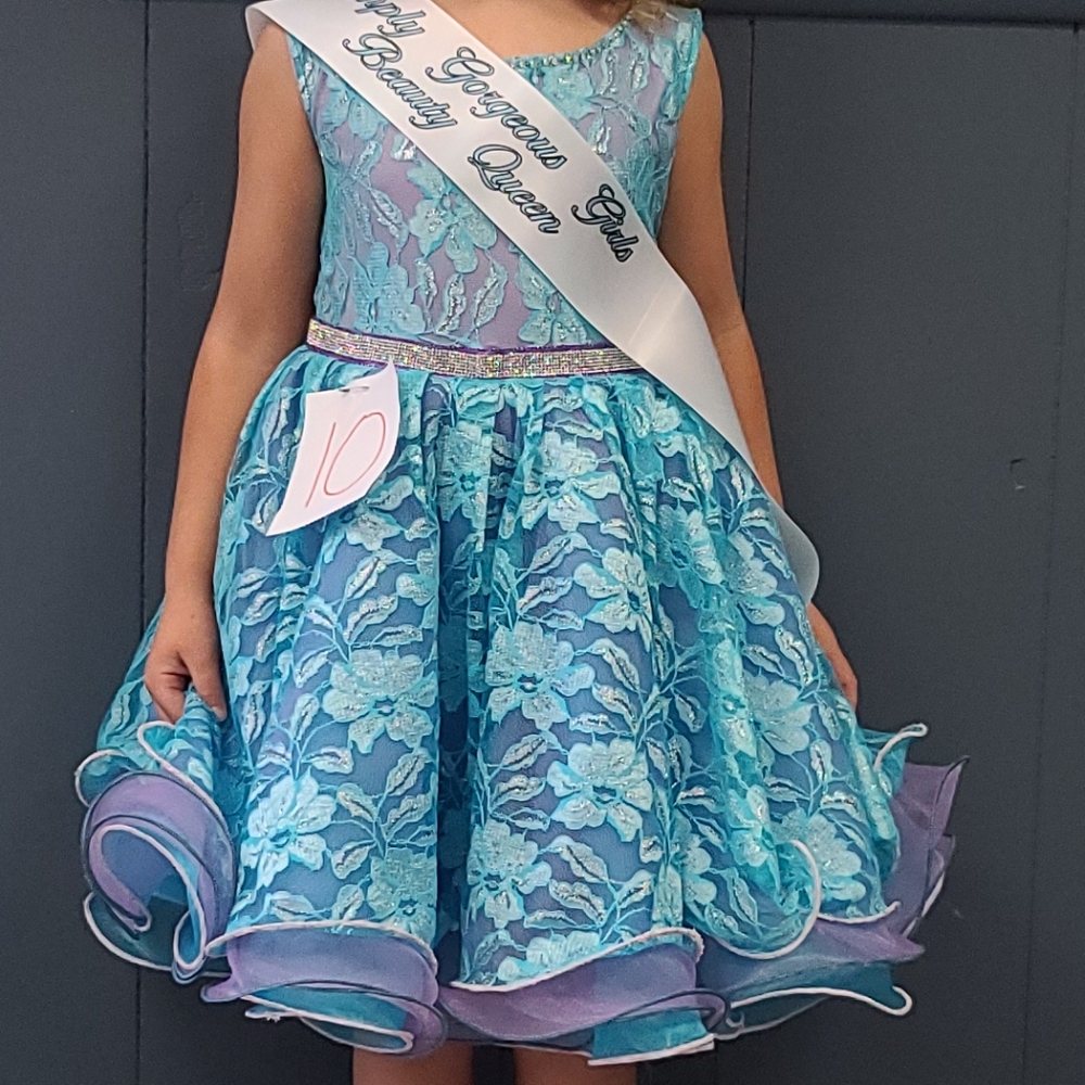 Pageant gown dress